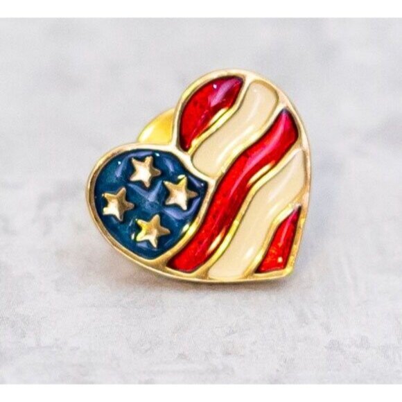 Vintage USA Flag Heart American Patriotic Nationalist Veteran Pin - CS1 - Picture 2 of 3